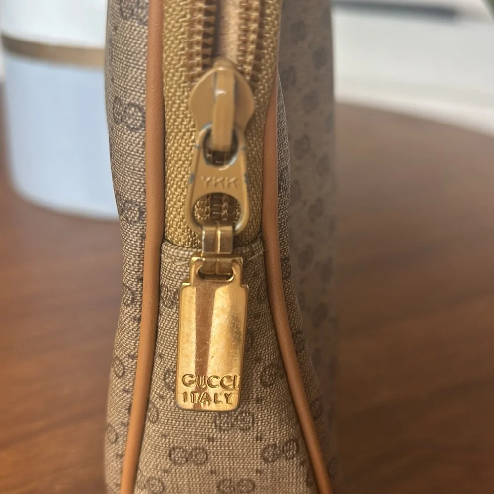 Authentic Vntg. Micro GG GUCCI tan coated canvas clutch bag cosmetics (8” x 6”) - Picture 4 of 8